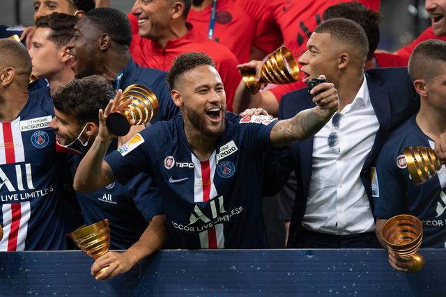 周琦16+17广东胜江苏 高诗岩26+10山东负同曦