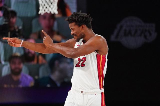 皇马欧冠点球争议 再好的VAR背后也是人操控