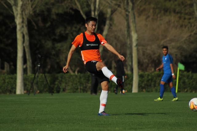 CBA伤情：景菡一遭遇左膝前交叉韧带断裂